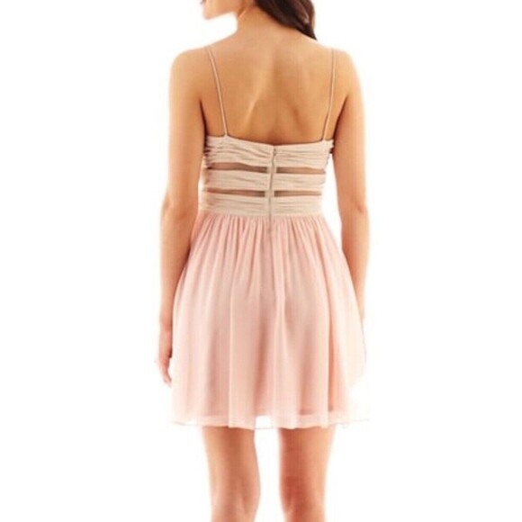 Hailey Logan Adrianna Papell Blush Pink Cutout Chiffon Mini Cocktail Dress 5/6 - Picture 2 of 9